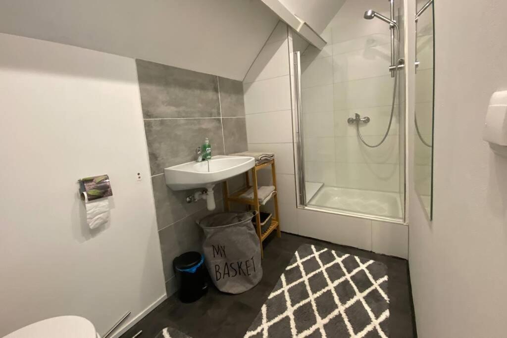 Traumhaftes Geraeumiges Ferienhaus In Meernaehe Bruinisse Exterior foto