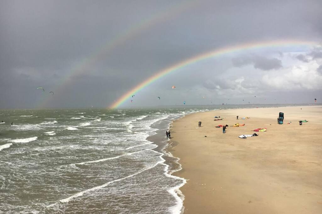 Traumhaftes Geraeumiges Ferienhaus In Meernaehe Bruinisse Exterior foto